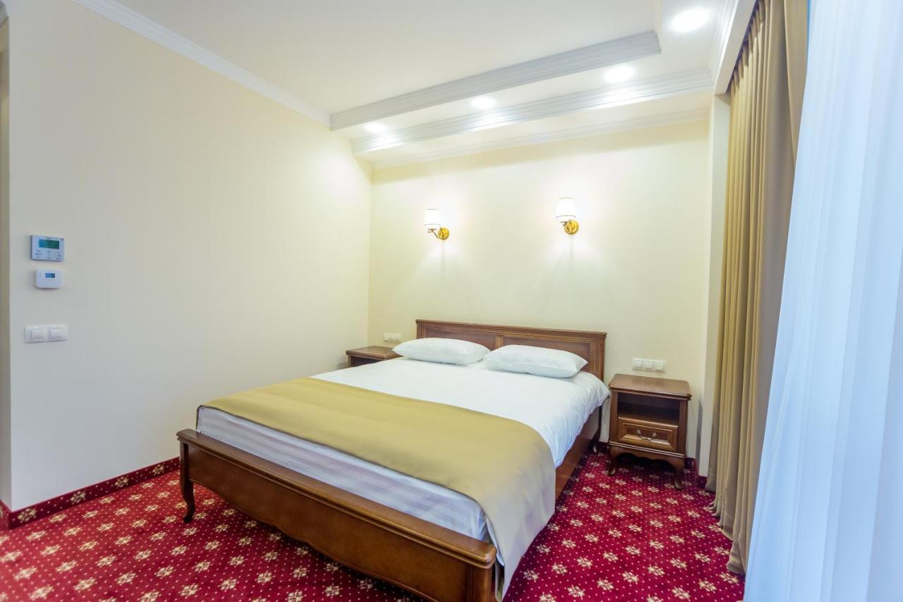 צ'יסינאו Ambassador Hotel מראה חיצוני תמונה