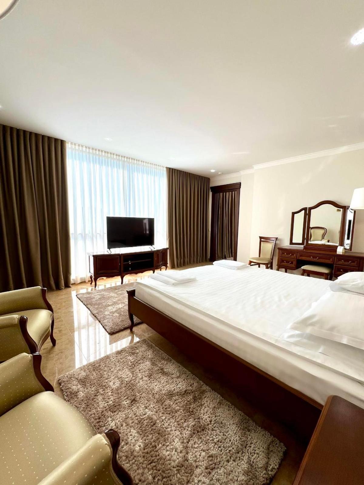 צ'יסינאו Ambassador Hotel מראה חיצוני תמונה