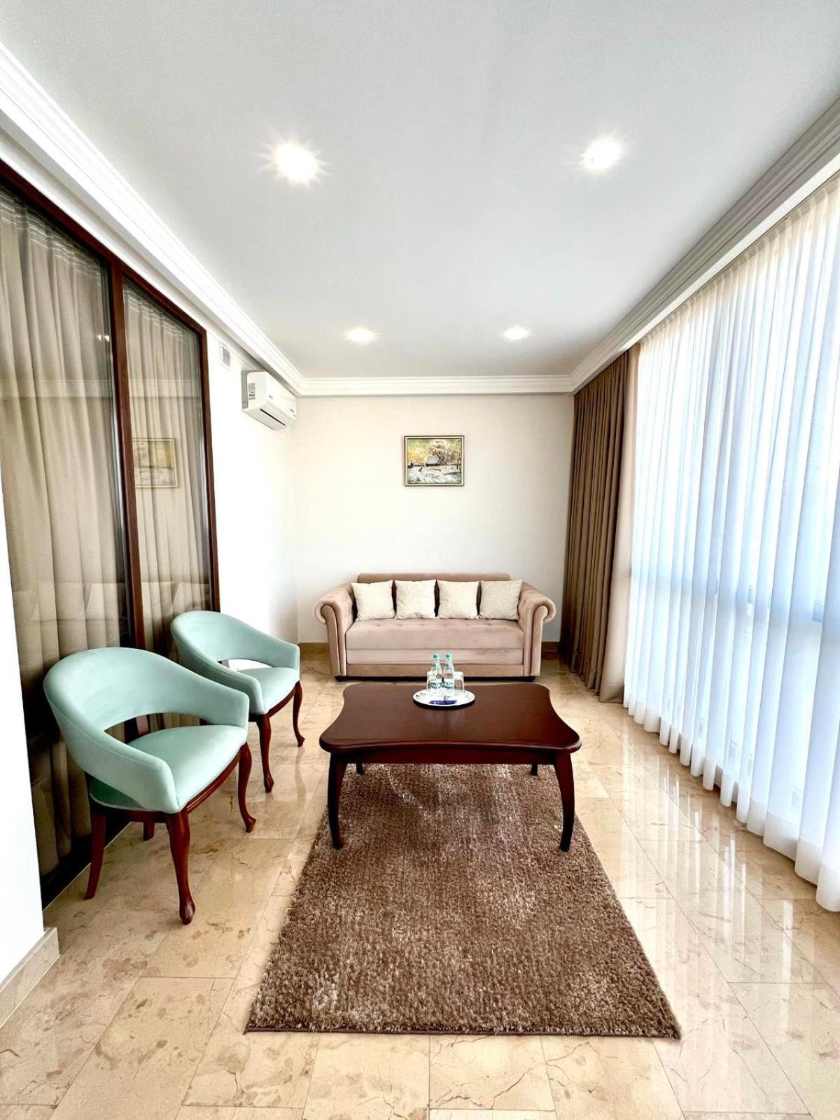 צ'יסינאו Ambassador Hotel מראה חיצוני תמונה