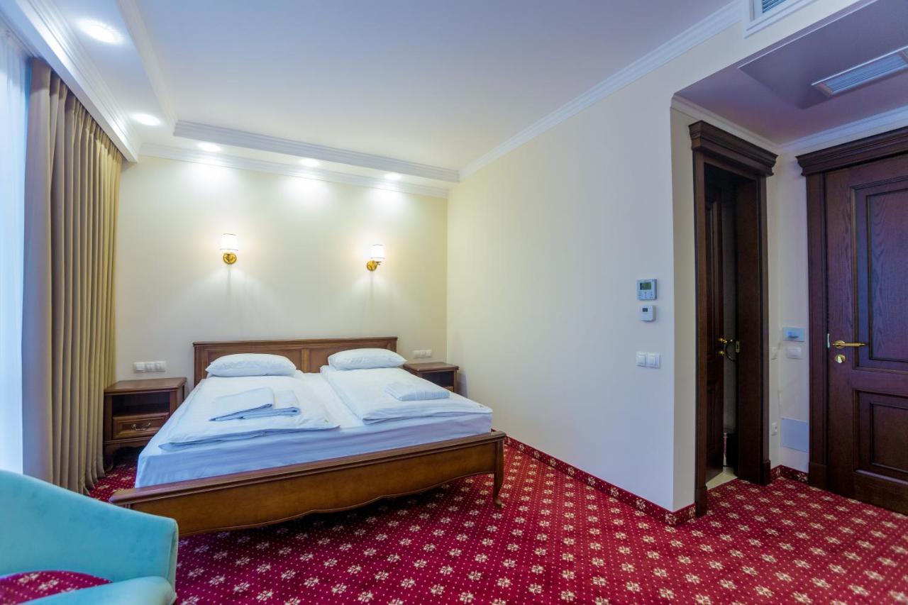 צ'יסינאו Ambassador Hotel מראה חיצוני תמונה