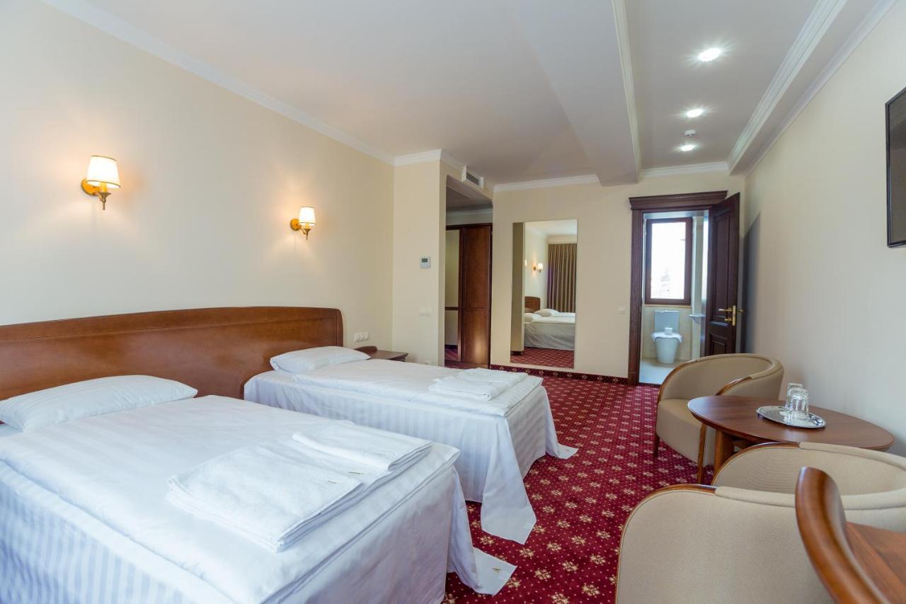 צ'יסינאו Ambassador Hotel מראה חיצוני תמונה