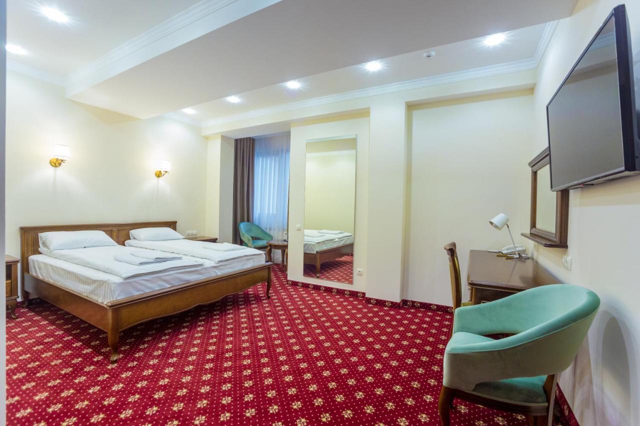צ'יסינאו Ambassador Hotel מראה חיצוני תמונה