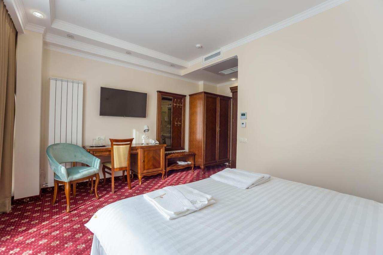 צ'יסינאו Ambassador Hotel מראה חיצוני תמונה