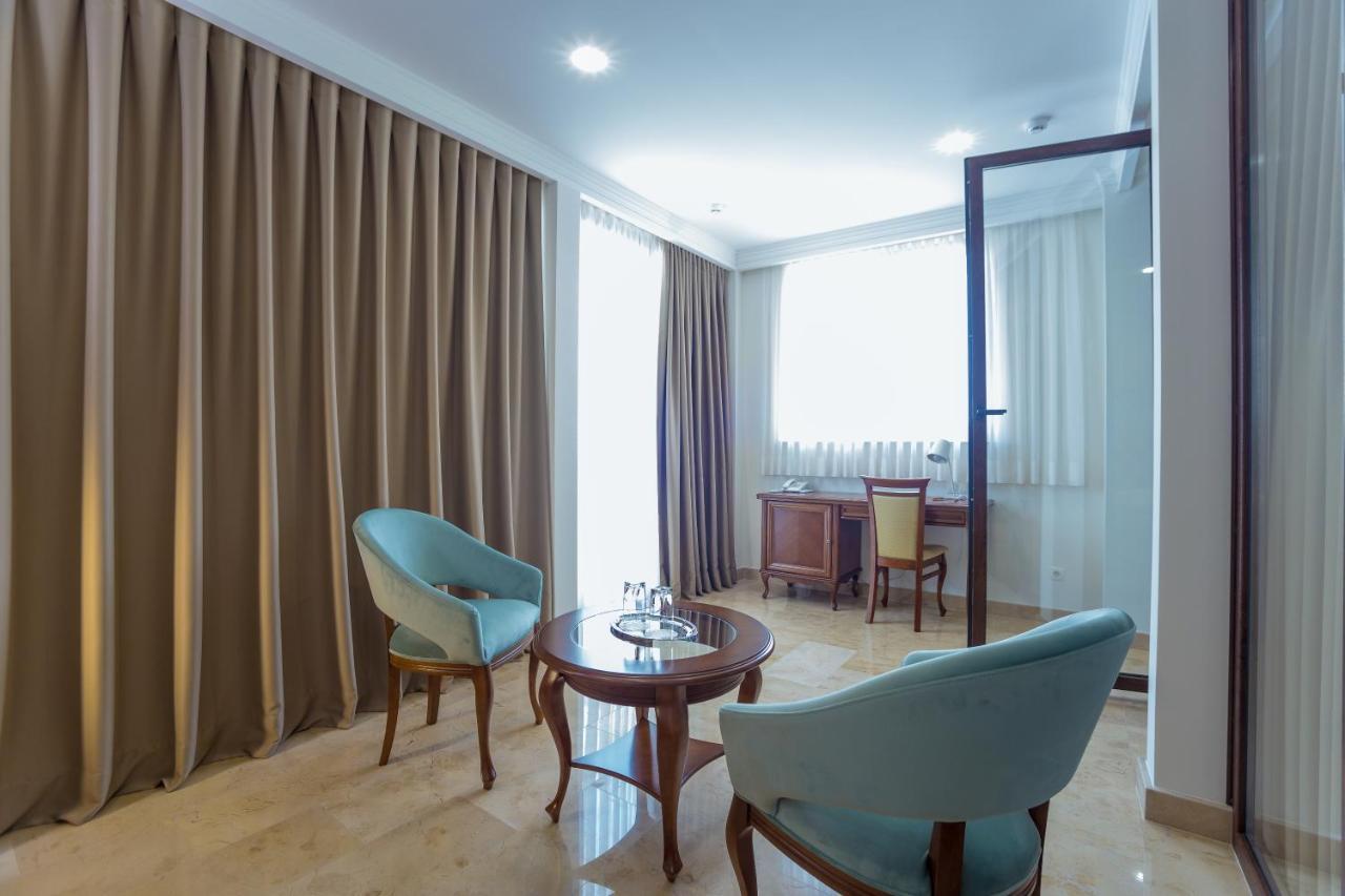 צ'יסינאו Ambassador Hotel מראה חיצוני תמונה