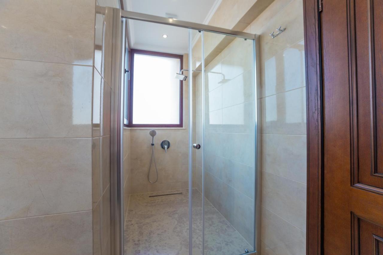 צ'יסינאו Ambassador Hotel מראה חיצוני תמונה