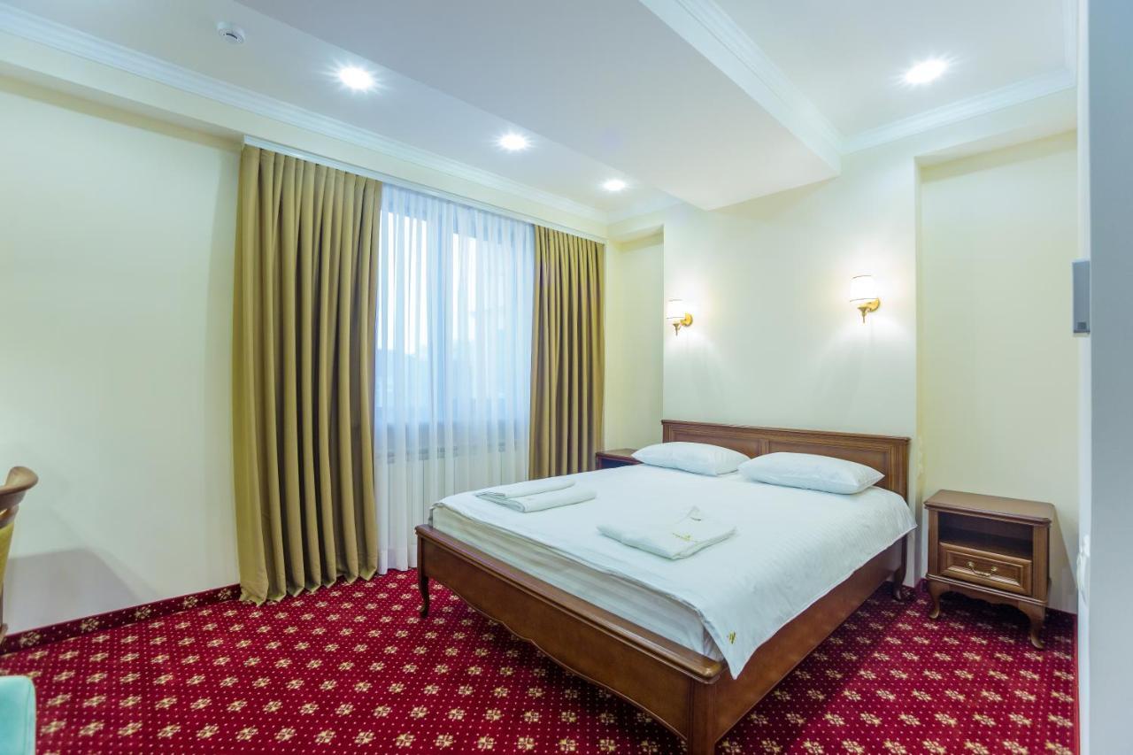 צ'יסינאו Ambassador Hotel מראה חיצוני תמונה