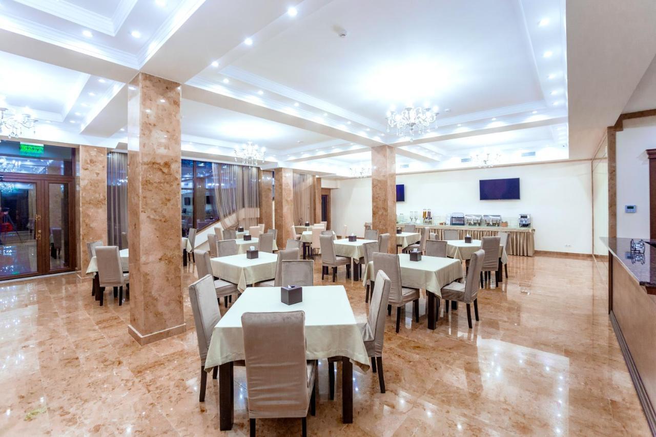 צ'יסינאו Ambassador Hotel מראה חיצוני תמונה