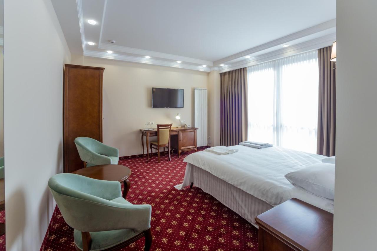 צ'יסינאו Ambassador Hotel מראה חיצוני תמונה
