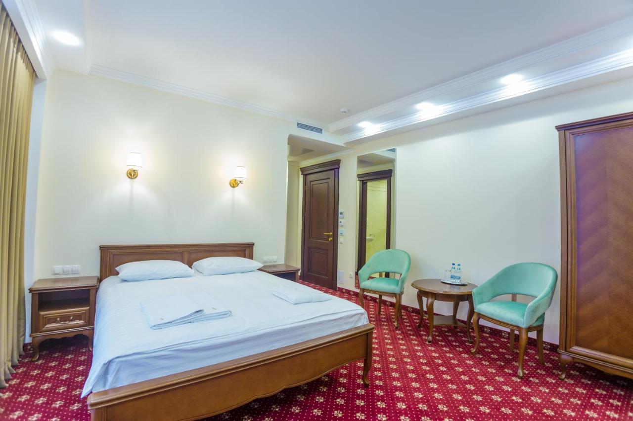 צ'יסינאו Ambassador Hotel מראה חיצוני תמונה